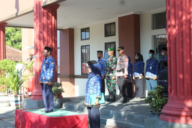 UPACARA DALAM RANGKA MEMPERINGATI HARI LAHIR PANCASILA