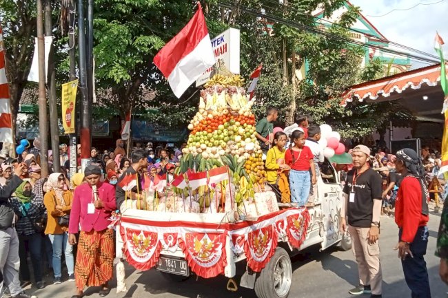 Nguri-nguri Budaya, Paguyuban Pedagang Pasar Masaran Cawas Gelar Grebeg Pasar
