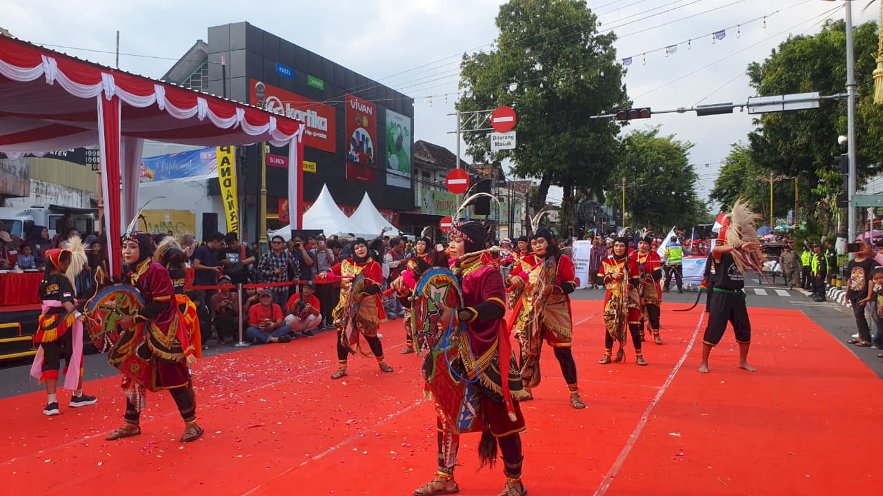 Kirab Budaya Kabupaten Klaten di padati ribuan warga
