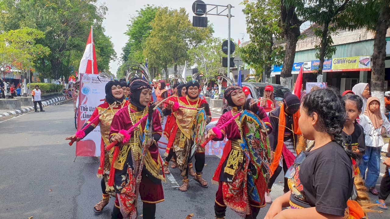 Kirab Budaya Kabupaten Klaten di padati ribuan warga