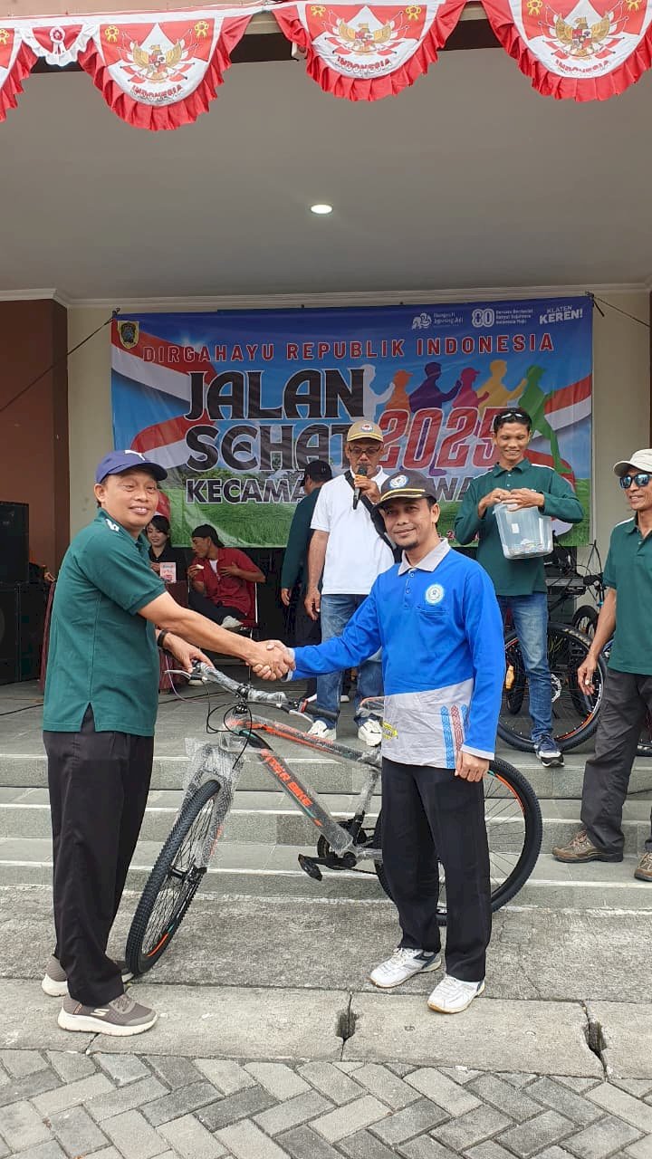 Jalan Sehat di Kecamatan Cawas